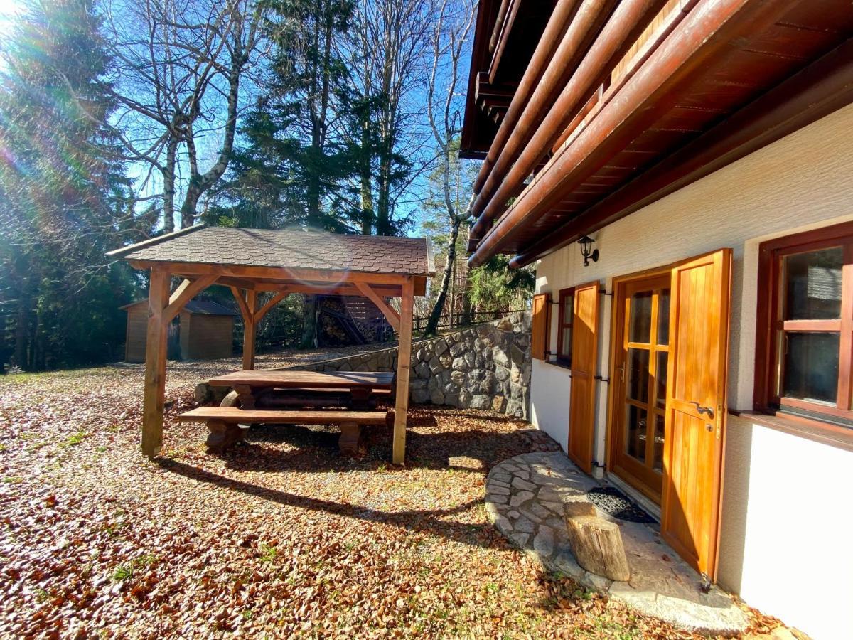 Pine Lodge Hlevci Esterno foto